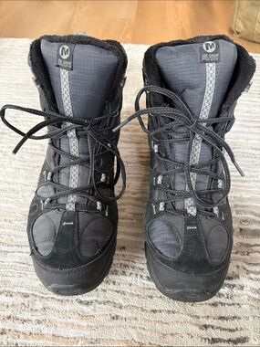 Merrell Men's Black and Gray Winter Hiking Boots